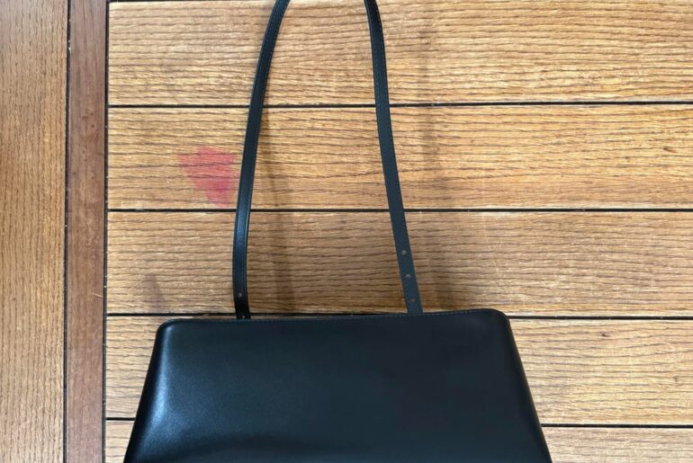 Verified NY Eclaire What's in the bag