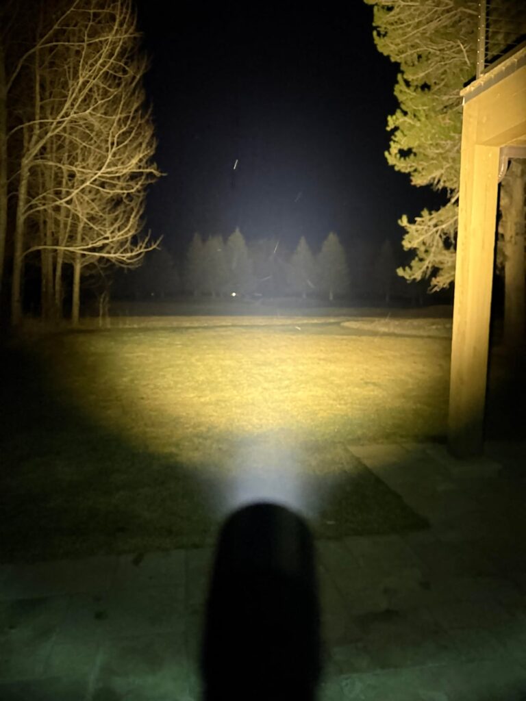 T6 LHP531 4000k K10 Li-ion vs Eneloop AA @ ~115m