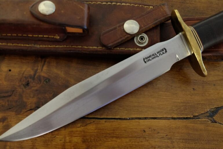 Can anyone help me date this Randall mod 1?