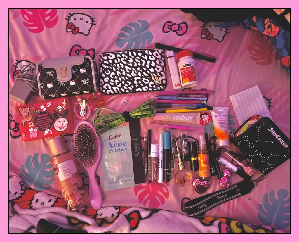 What do the things in & out of my bag say about me? 🙈