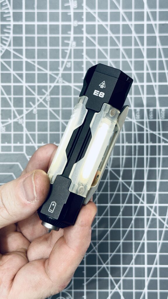 new light... Wuben E8