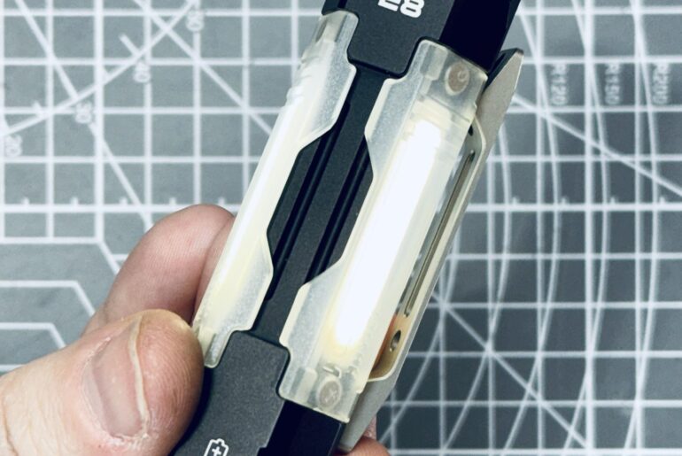 new light... Wuben E8