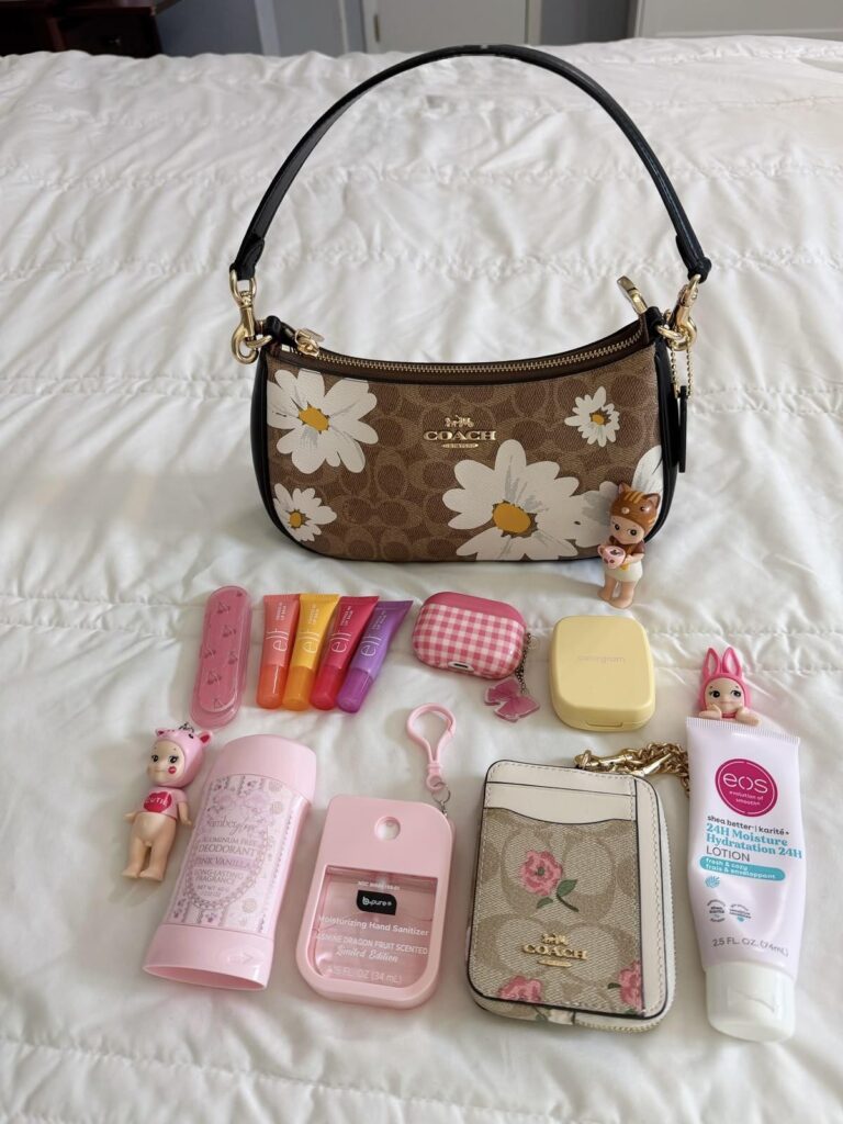 My daily purse :) maybe should change it for a bigger one