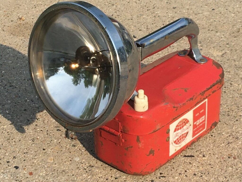 Flashlight beam reference photos needed for indie game...