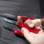 How to make the knife close propeley look at pic 4