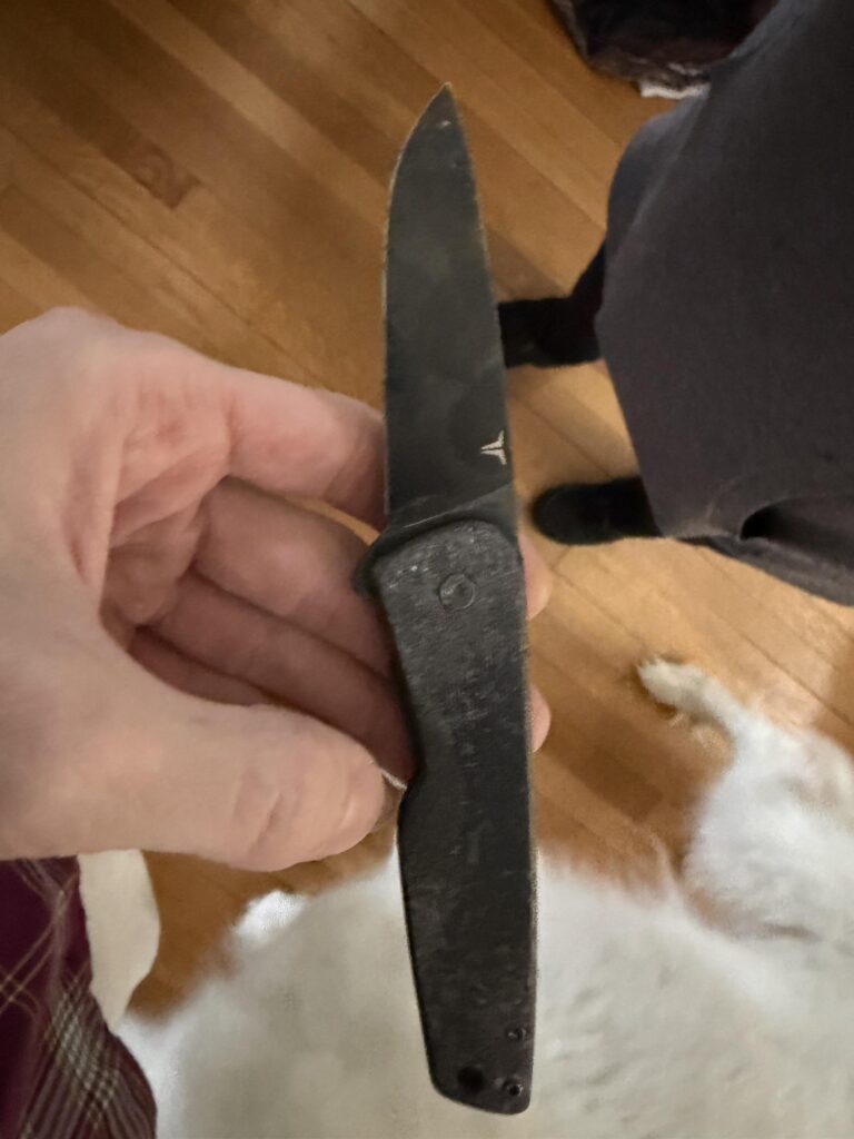 Knife found in road, looking for brand ID