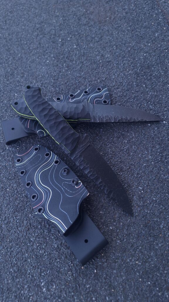 Black G10 handle,80CrV2 steel. Texture vs clean finish...what wins🤌