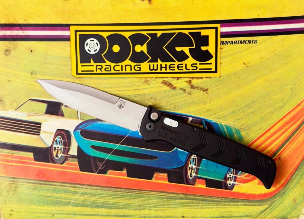 I’m really digging this fiery Dalton Militia blade! My Grandsons really my Hot Wheels I still have from when I was 6 or 7 #robdaltonknives #robdaltonmilitia