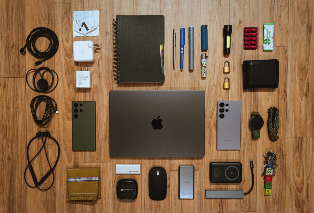My everyday carry for office, and for almost everywhere else.