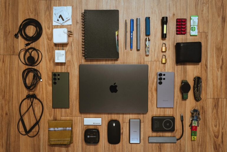 My everyday carry for office, and for almost everywhere else.