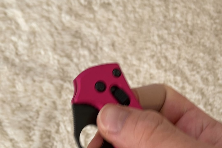 Why is the Spyderco Manix 2 able to achieve such a crisp detent while other crossbar-style locks (Axis, Ram, etc.) seem to be so floppy?