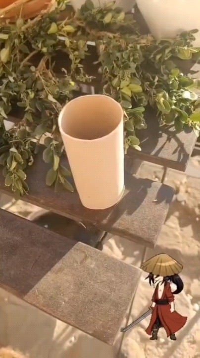 Vintage Japan Cold Steel cutting test. I have received the knives recently and they have never been sharpened. They are over 20 years old. It was my first attempt and I only had one roll. I have seen it on YouTube and when I went to take out the trash this morning, it spontaneously occurred to me.