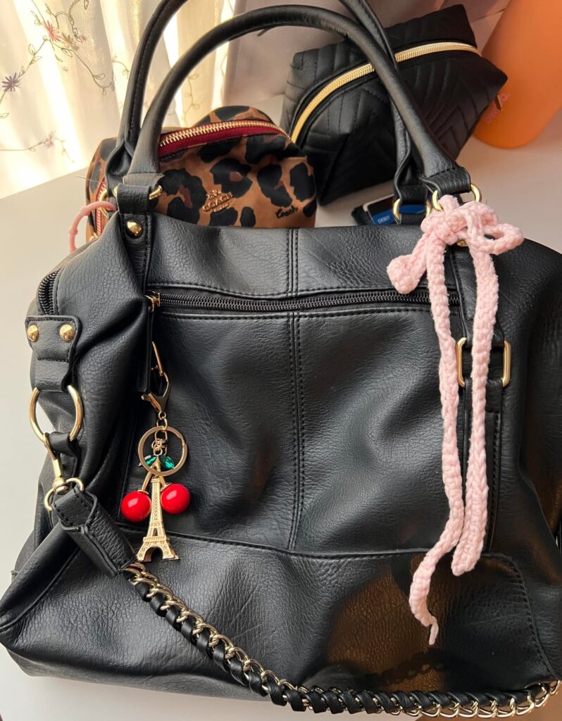 What does my bag say about me! (Swipe for contents) :)