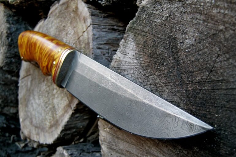 I made this knife a long time ago. And now I'm showing it to you.