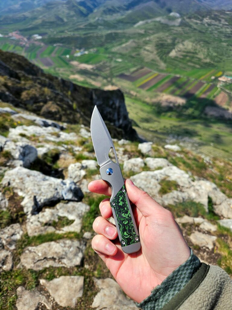 NKD Taken directly on a hike, love it [Kizer Mini Militaw]