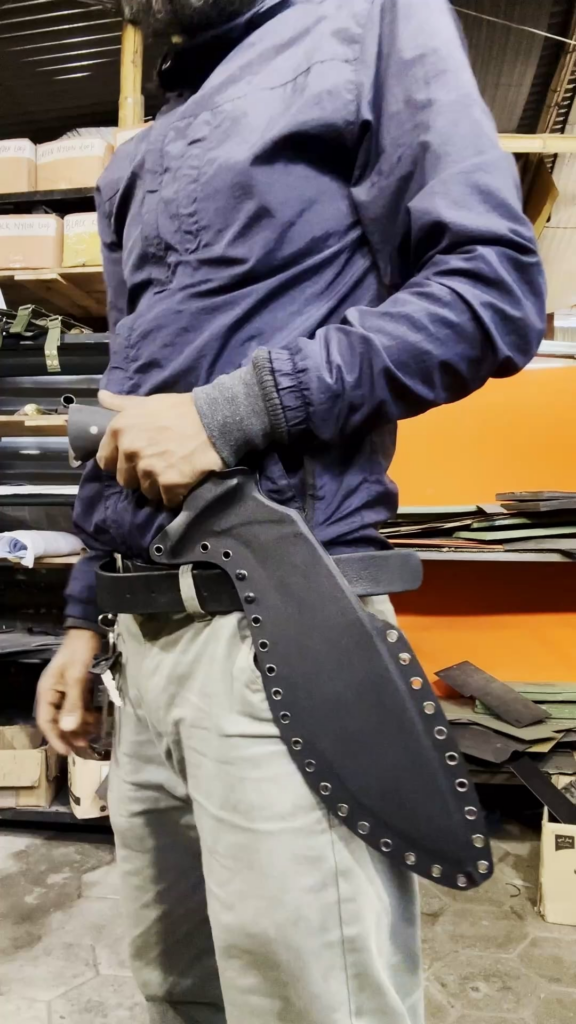 Trying out a new sheath design the snap is satisfying. What’s your experience with Kydex sheaths?