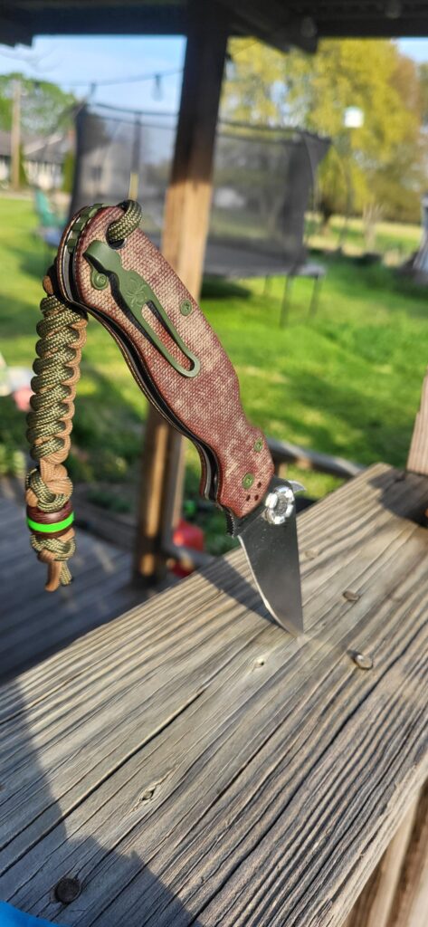 CruWear Spyderco