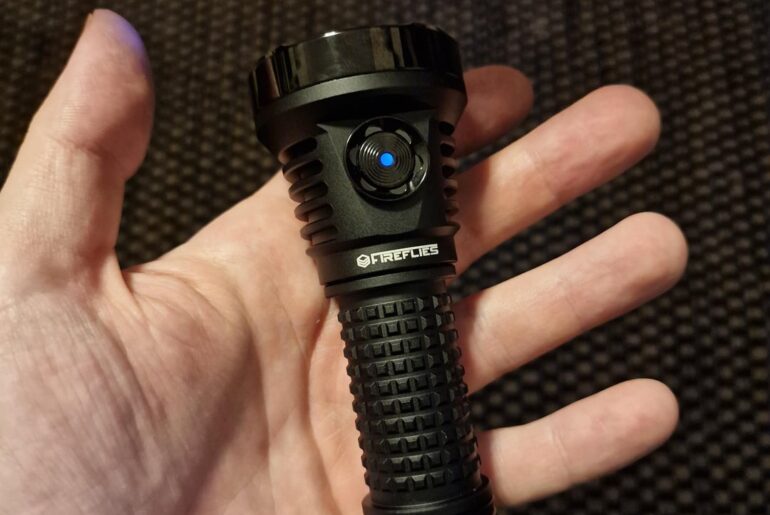 [NLD/Review] The High-CRI Powerhouse - Fireflies E12 Eclipse (Lume10 + FFL351A 3700K) | Detailed Measurements/Runtimes & Beamshots/Comparison 🔦🫘