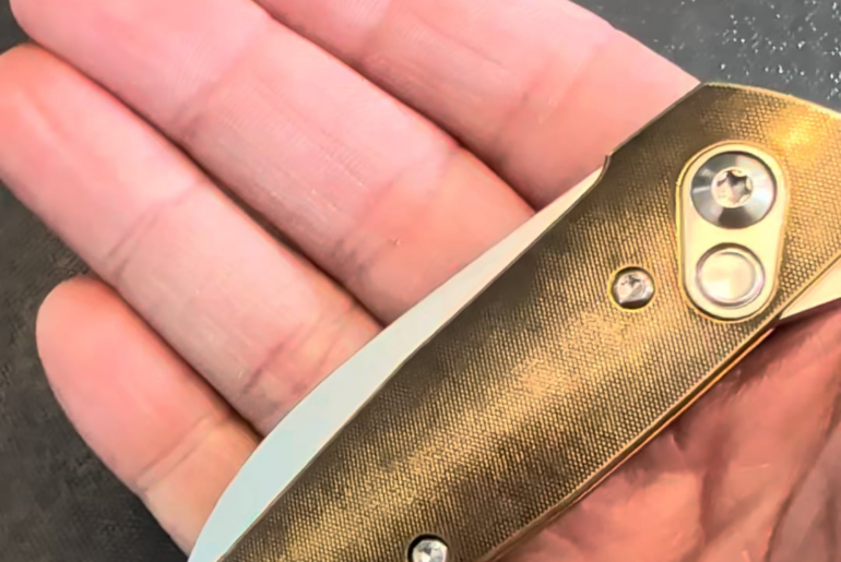 NKD! Anso Aros in brass