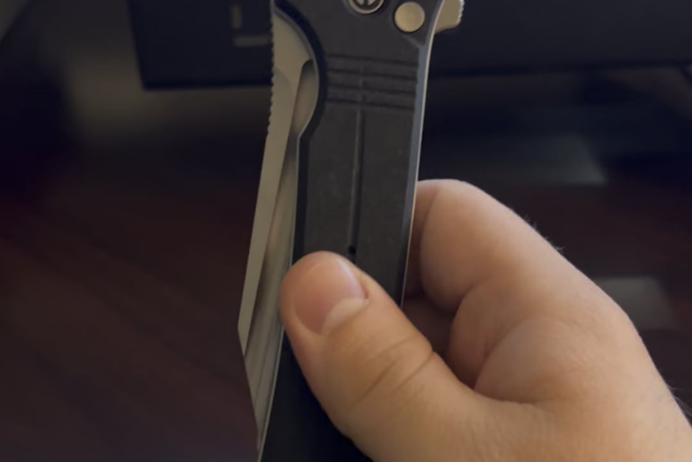 Managed to lose my button lock spring while cleaning so I temporarily replaced it with a pen spring. Now I can do this scary little trick