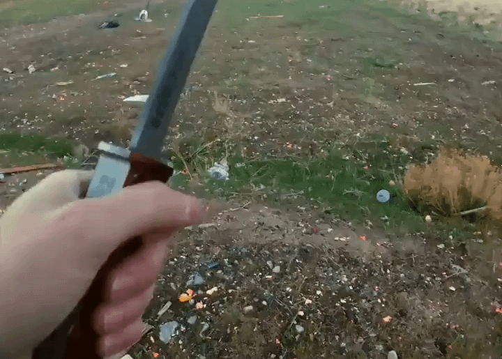 Faca de cano, ou cano de faca?