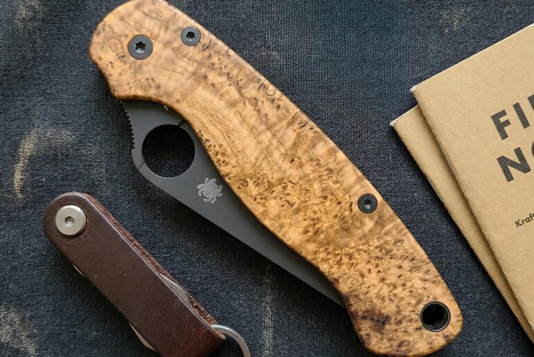 Stabilized ash wood burl on the Spyderco PM2!