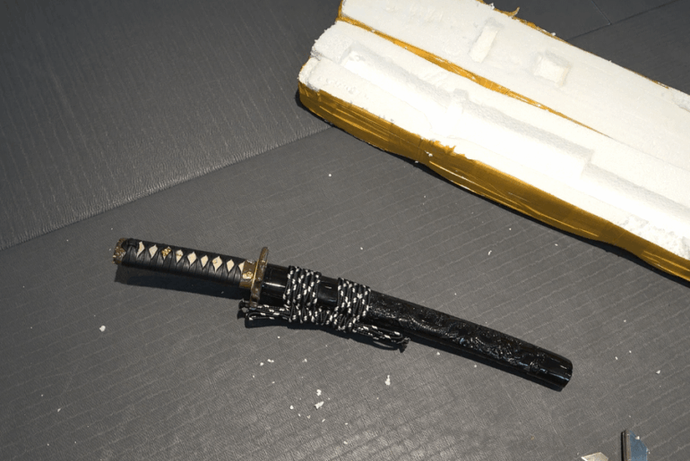 I went on a date with a guy and he gifted me a tanto