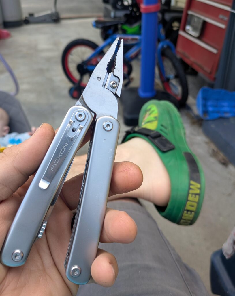 I figured out why I quit carrying my Roxon.