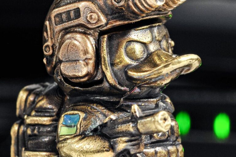 Duck paracord lanyard bead (brass duck, bronze helmet)