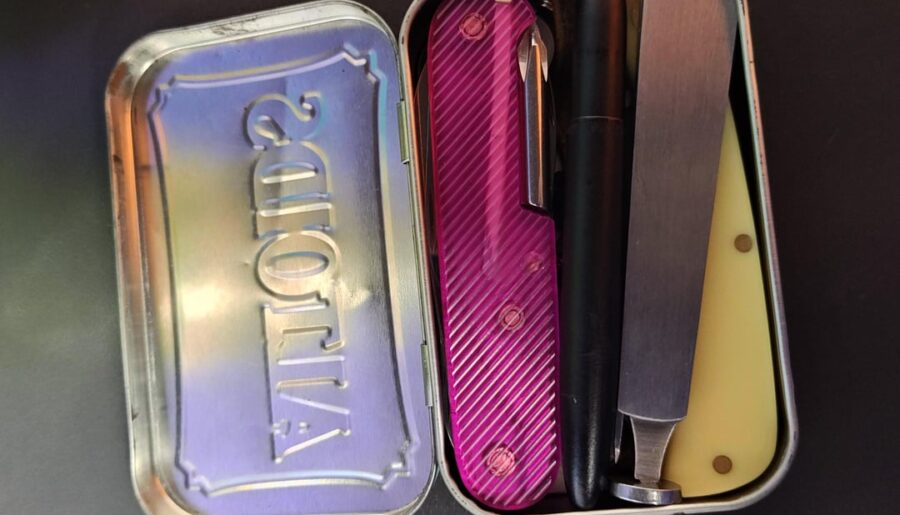 Altoids EDC for the office/store (phone shop)