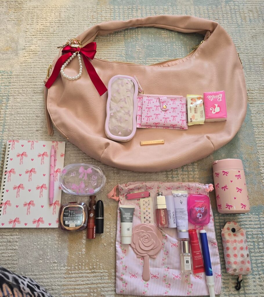 My bag this week 🫶🏽