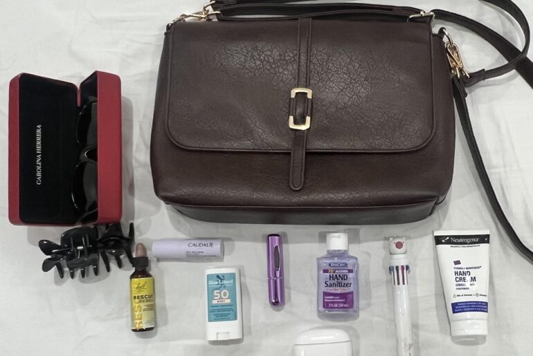 What’s in my bag.💼 and what are your thoughts on ☺️