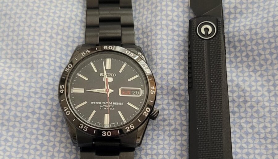 Sunday Dress-Up with my Seiko SNK03K1. Not a watch I would typically dress up with but it works.