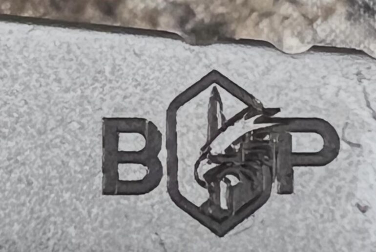 Somewhat new to the world of knives and would like to know what company this logo belongs to ! Thanks in advance !
