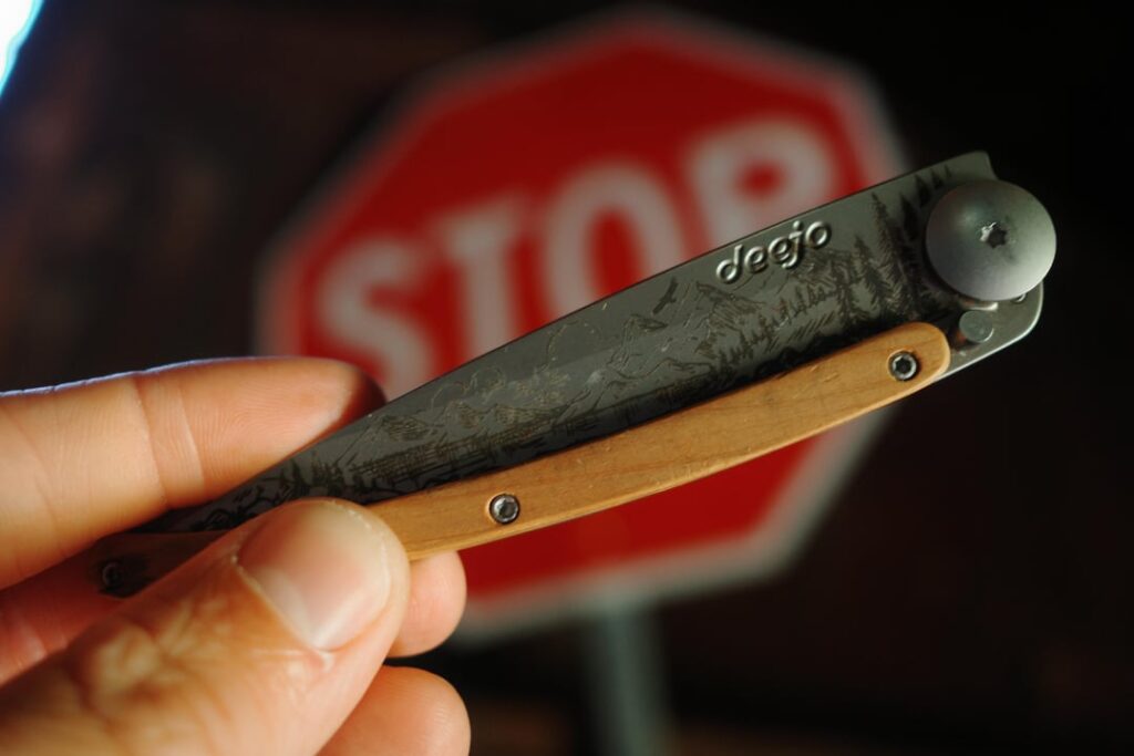 4 years with my Deejo pocket knife (long-term review)