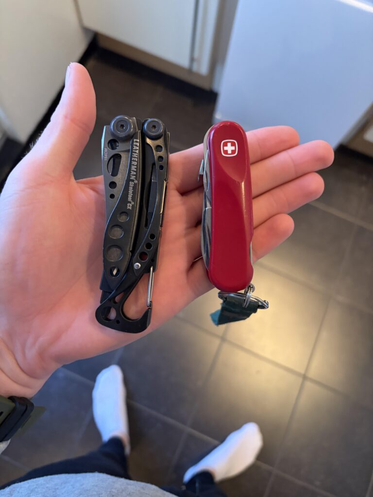 What is you guys fav knife/multitool combo for EDC?