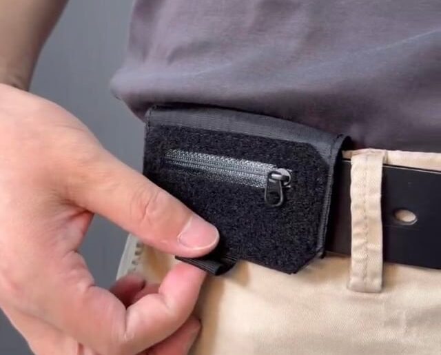 Just whipped up a wallet—or maybe a waist pack? A pouch? Pouchc? 🤣🤣What do you guys think?