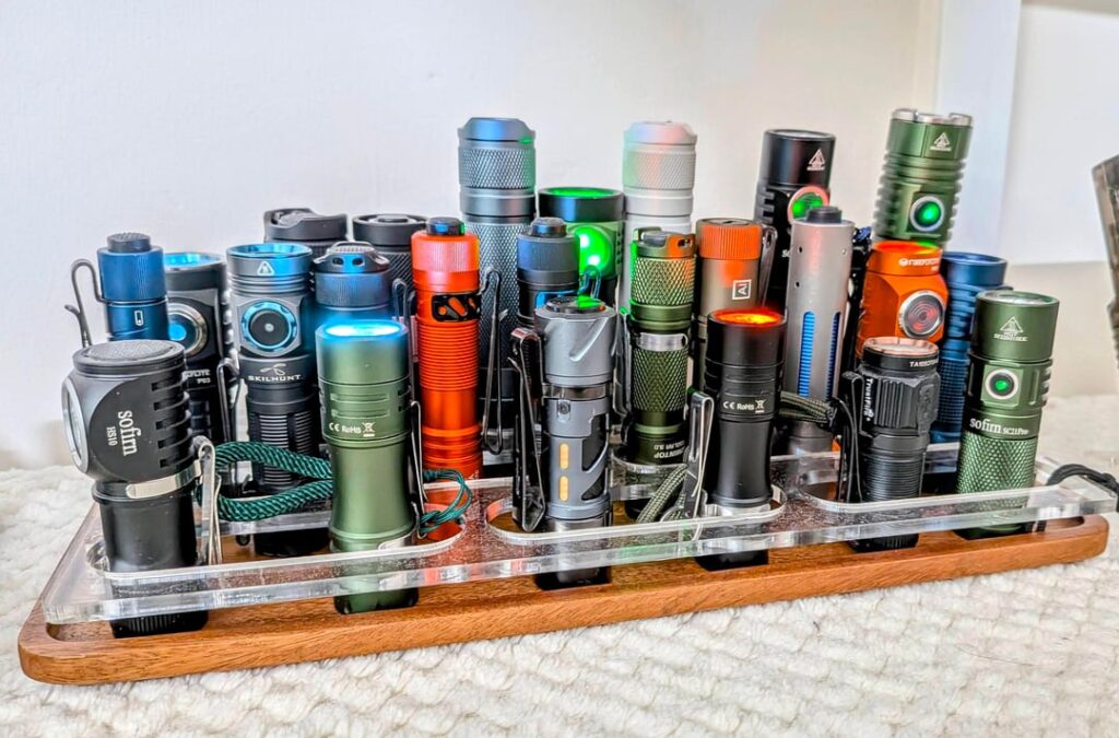 [SOTC] Custom laser cut holder for my flashlight tray