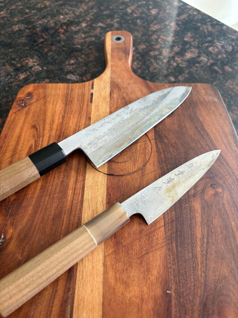 Hey y’all. Am curious to know what kind of knives I’ve found. Thank you in advance and pardon my ignorance.