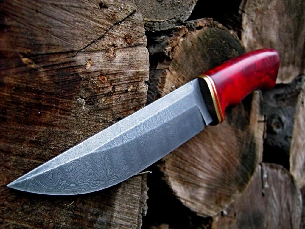 I made this knife a long time ago. And now I'm showing it to you.