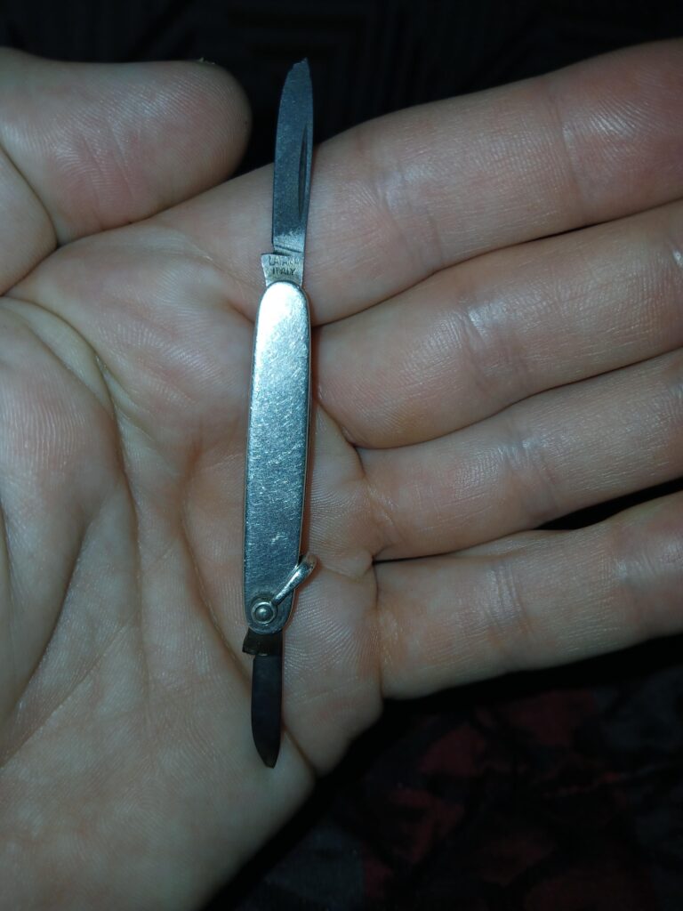 Tiny Knife