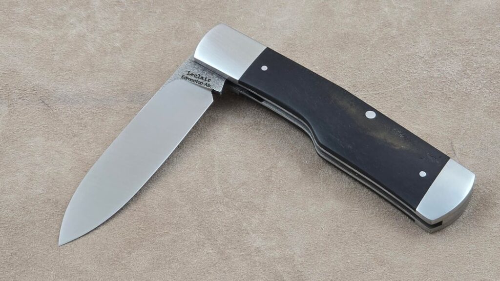 Gunstock slipjoint
