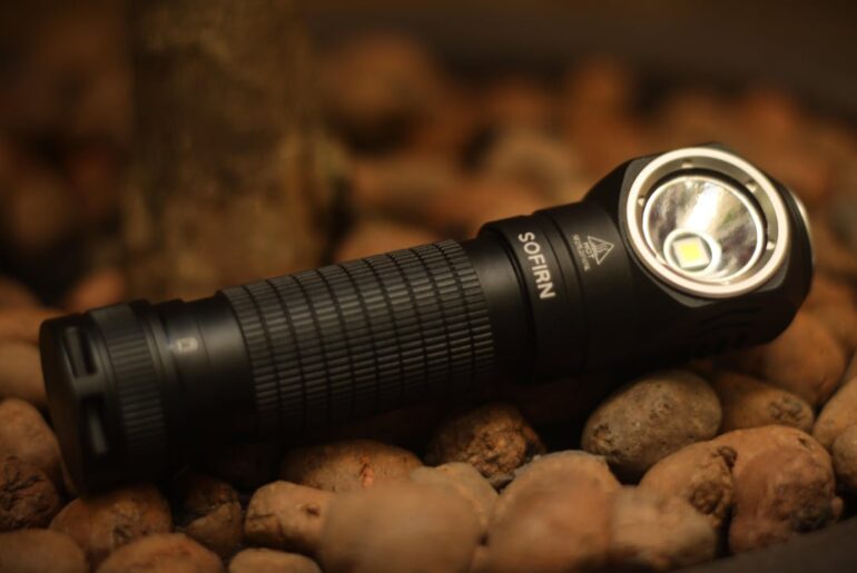 [Review] Sofirn HS45: NEW Headlamp and right-angle flashlight with active cooling (fan) 3200 lumens and efficient driver!