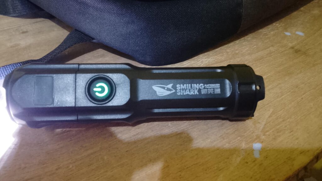 bought this "smiling shark" flashlight 4 months ago for $2 and it still works perfectly fine also the battery lasts 4 hours, i wonder why people say this brand or something is bad?