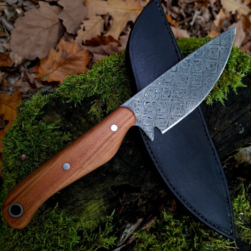 The finished knife of my little pattern experiment
