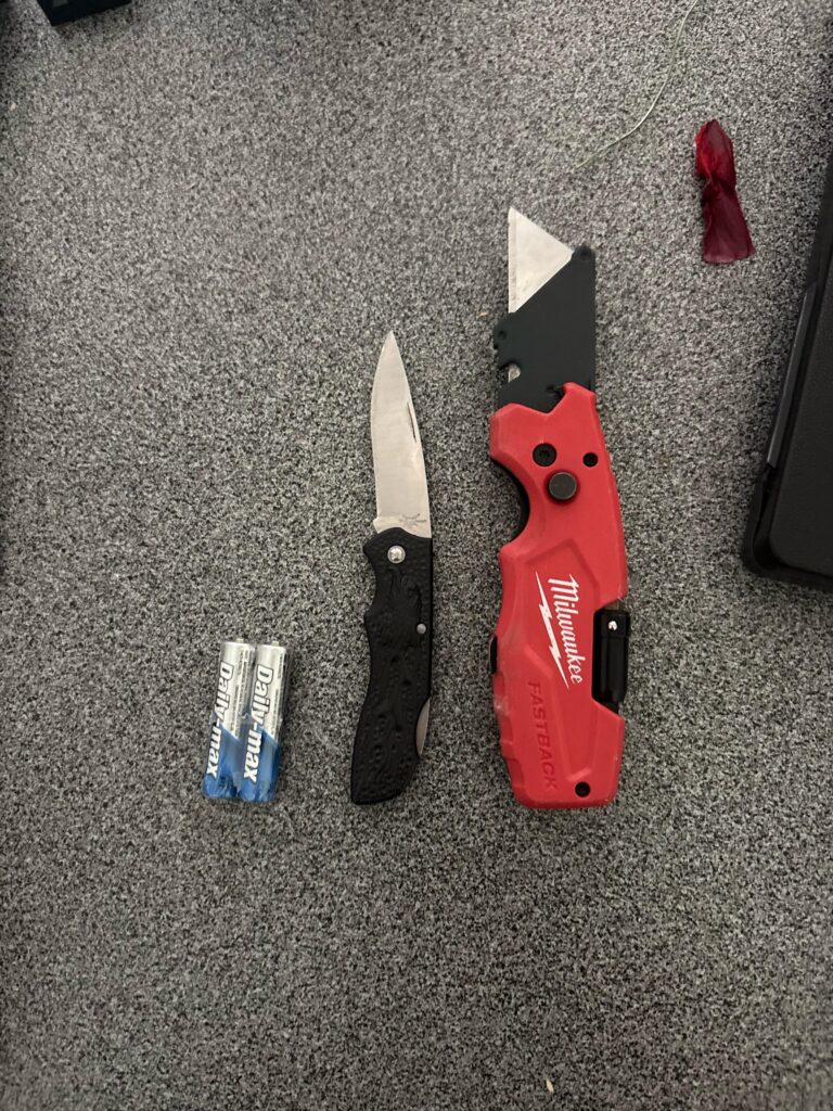 ISO of a replacement knife