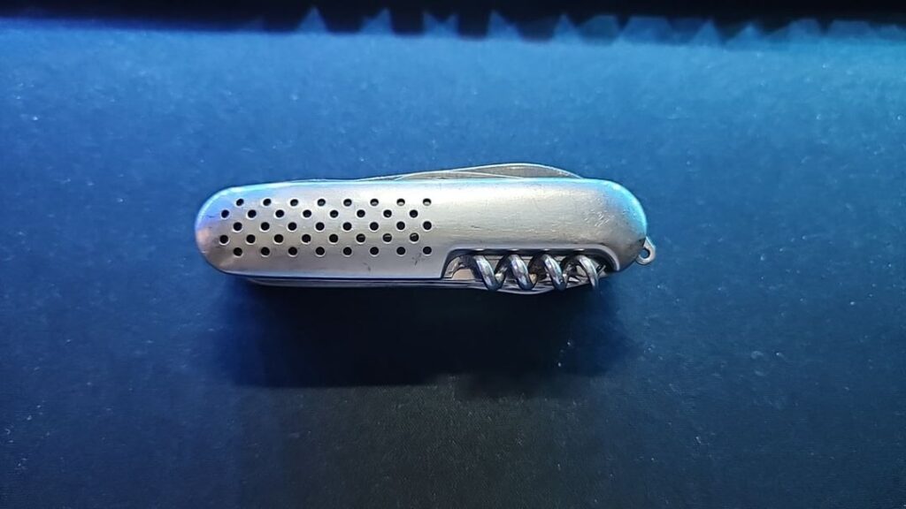 My uncle gifted me this hecking thing