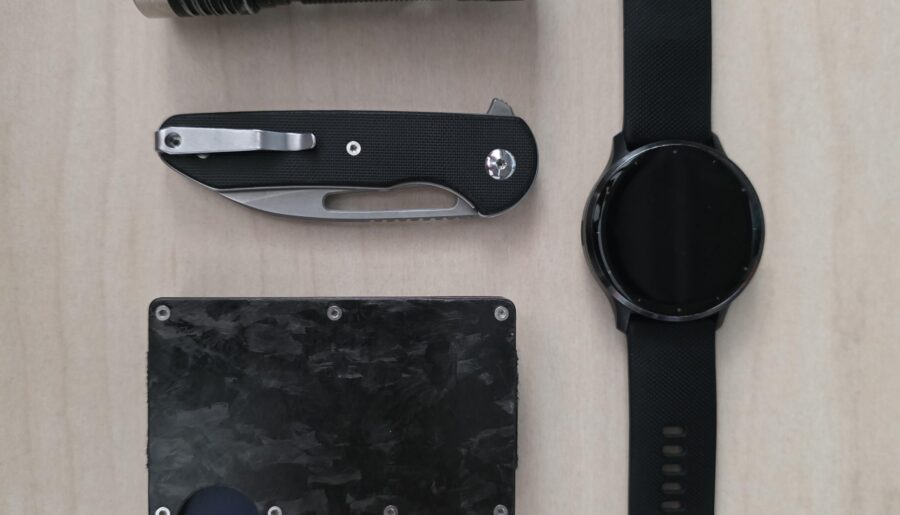 Daily carry as a 24yo in IT