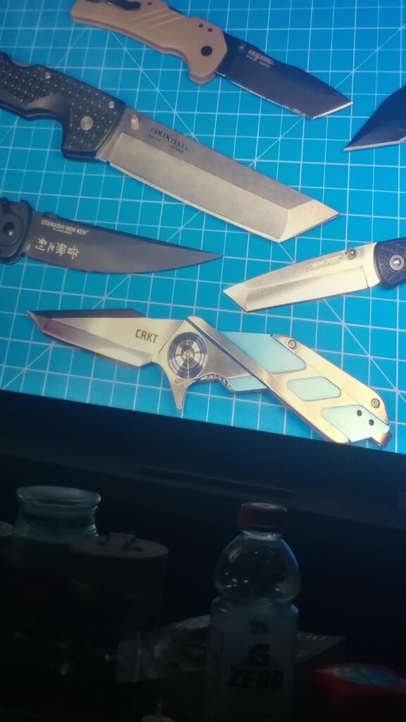What CRKT is this?