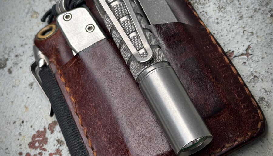 The Real, Everyday, EDC: I might shuffle through dozens of folders to settle on one each day, or pick from a few different watches, but this stuff is always in constant carry mode since the day I got each piece. One pocket, no decisions needed.😅 Write/slice/pry/light (and pay 💳). If it ain’t broke…